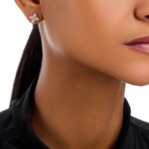 Roberto Coin 18K Yellow Gold Lovein Verona Diamond Flower Stud Earrings LIKE NEW